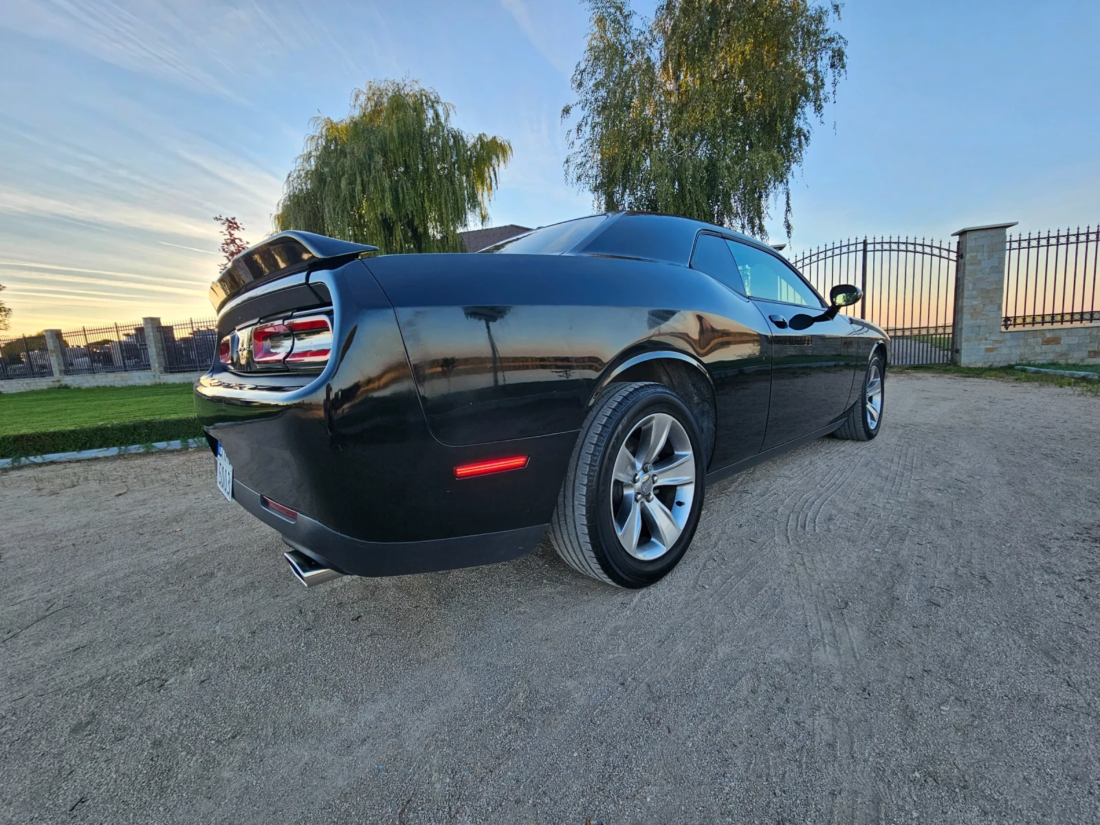 Dodge Challenger 3.6/209hp, снимка 4 - Автомобили и джипове - 56403320