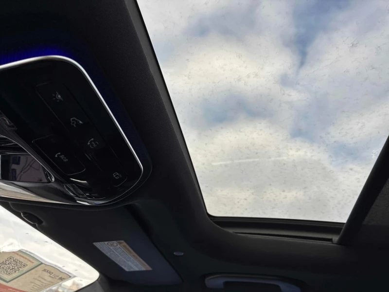 Mercedes-Benz GLC 300 2024 * CARFAX * БЕЗ ПЪРВОНАЧАЛНА ВНОСКА, снимка 13 - Автомобили и джипове - 53123656