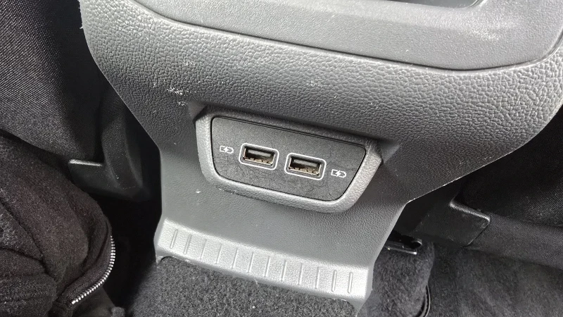 VW T-Cross Style, снимка 9 - Автомобили и джипове - 53139373