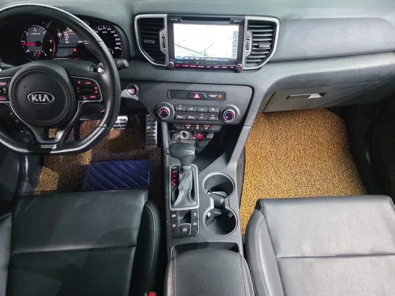 Kia Sportage 1.7 2Wd Noblesse, снимка 7 - Автомобили и джипове - 55789222