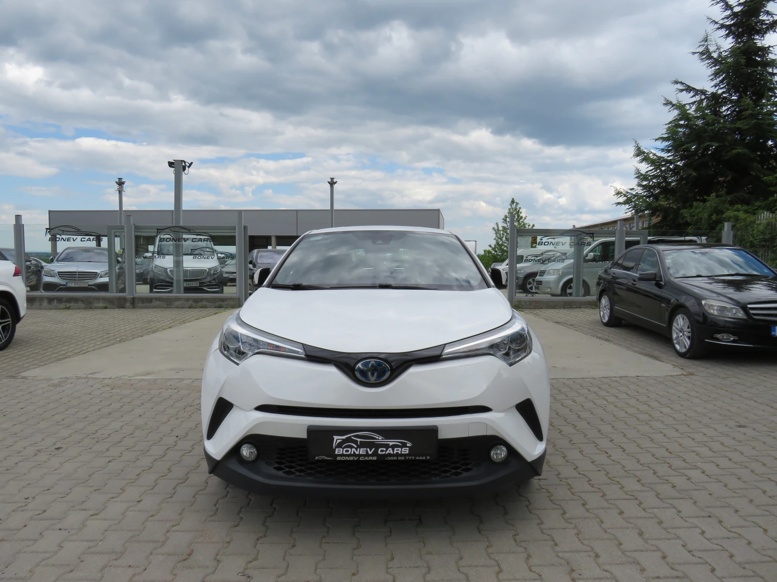 Toyota C-HR * * * 1.8 HYBRID FULL SERVICE HISTORY* * *  - изображение 2