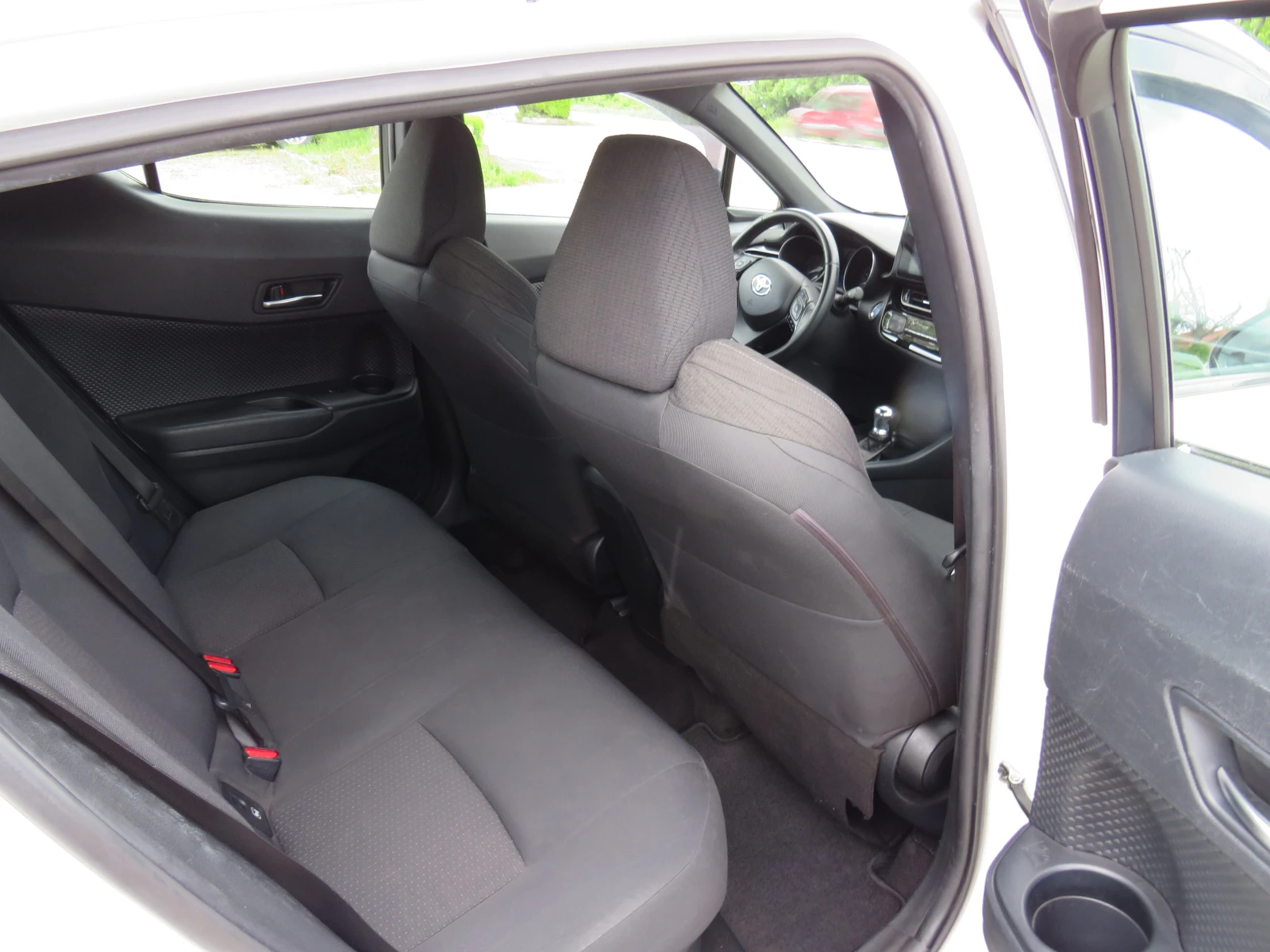 Toyota C-HR * * * 1.8 HYBRID FULL SERVICE HISTORY* * *  - изображение 10