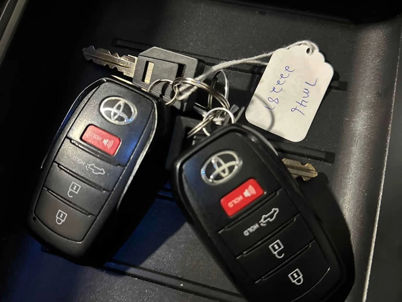 Toyota Tundra * Limited * CARFAX * Обдухване * Два ключа * , снимка 15 - Автомобили и джипове - 54143892