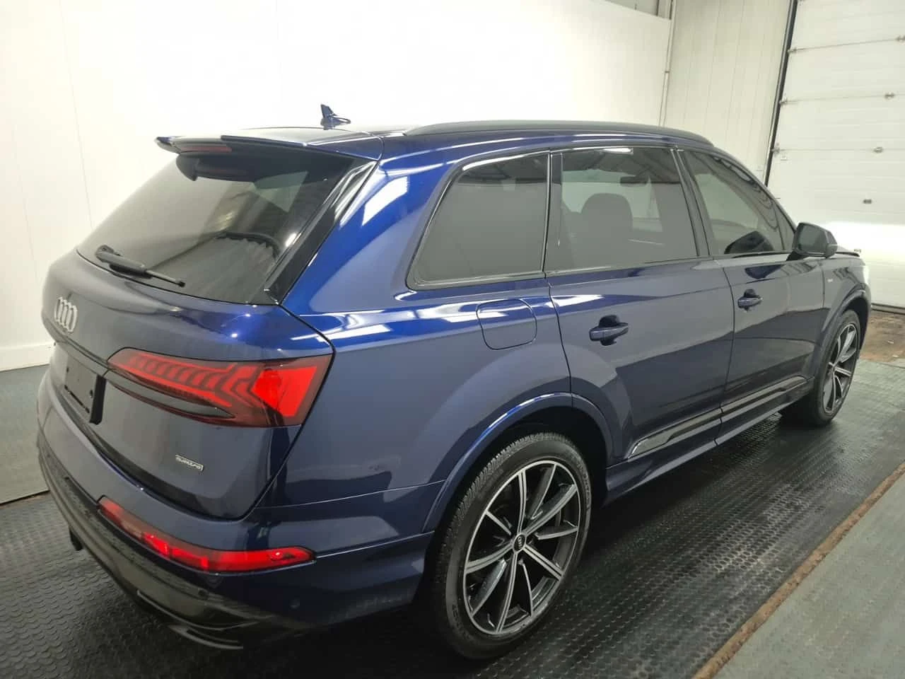Audi Q7 * PROGRESSIV * CARFAX * ЦЕНА ДО БГ, снимка 3 - Автомобили и джипове - 54268417