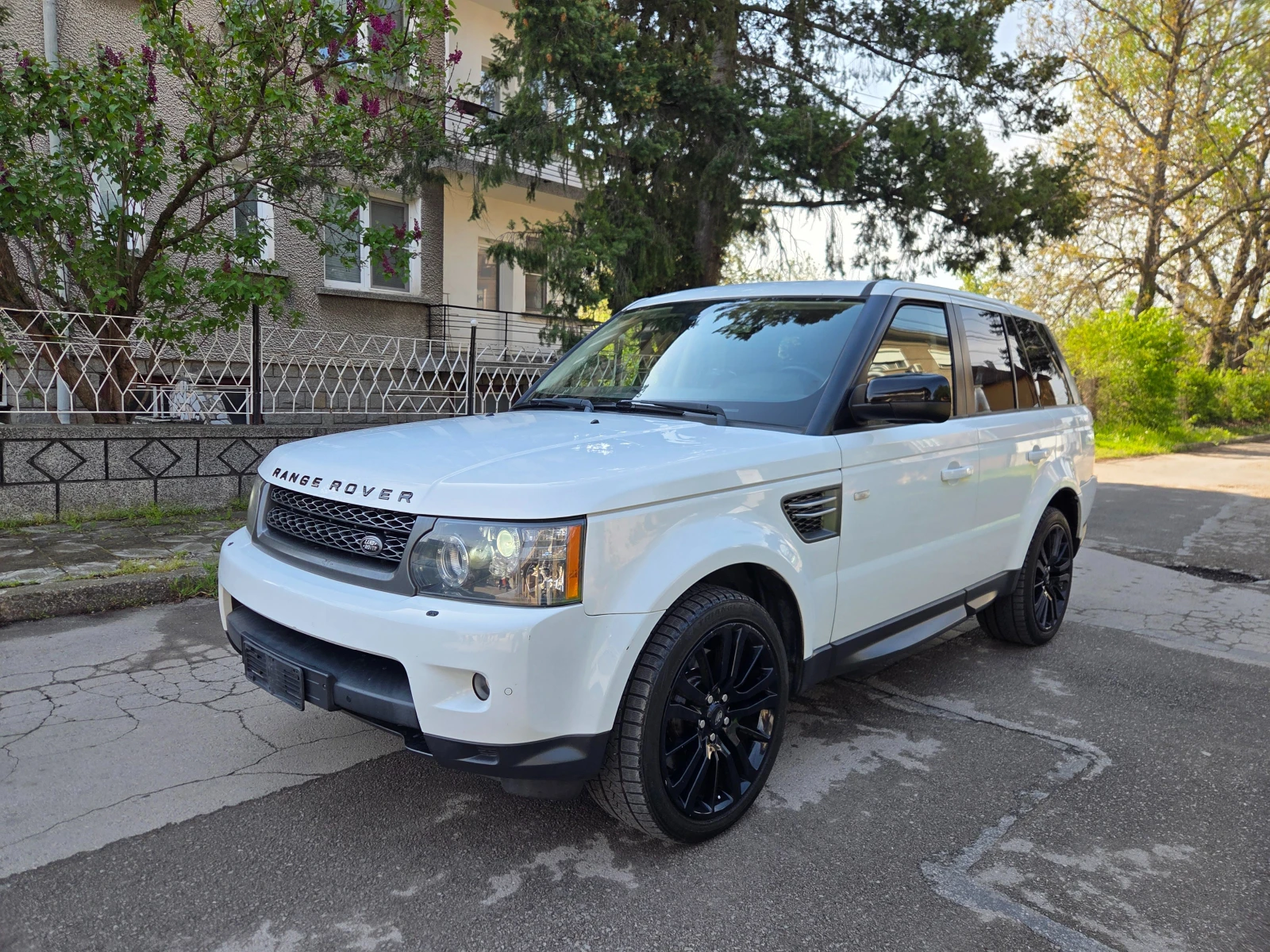 Land Rover Range Rover Sport 3.0TDV6 HSE УНИКАЛЕН, снимка 3 - Автомобили и джипове - 54352995
