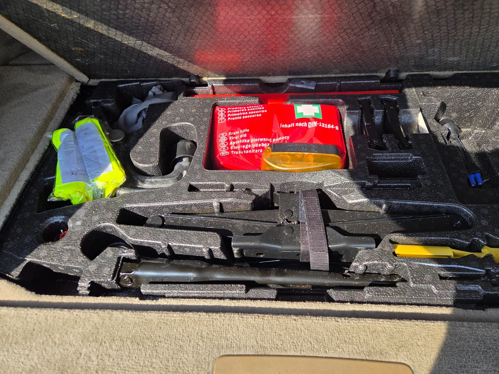 Land Rover Range Rover Sport 3.0TDV6 HSE УНИКАЛЕН, снимка 14 - Автомобили и джипове - 54352995