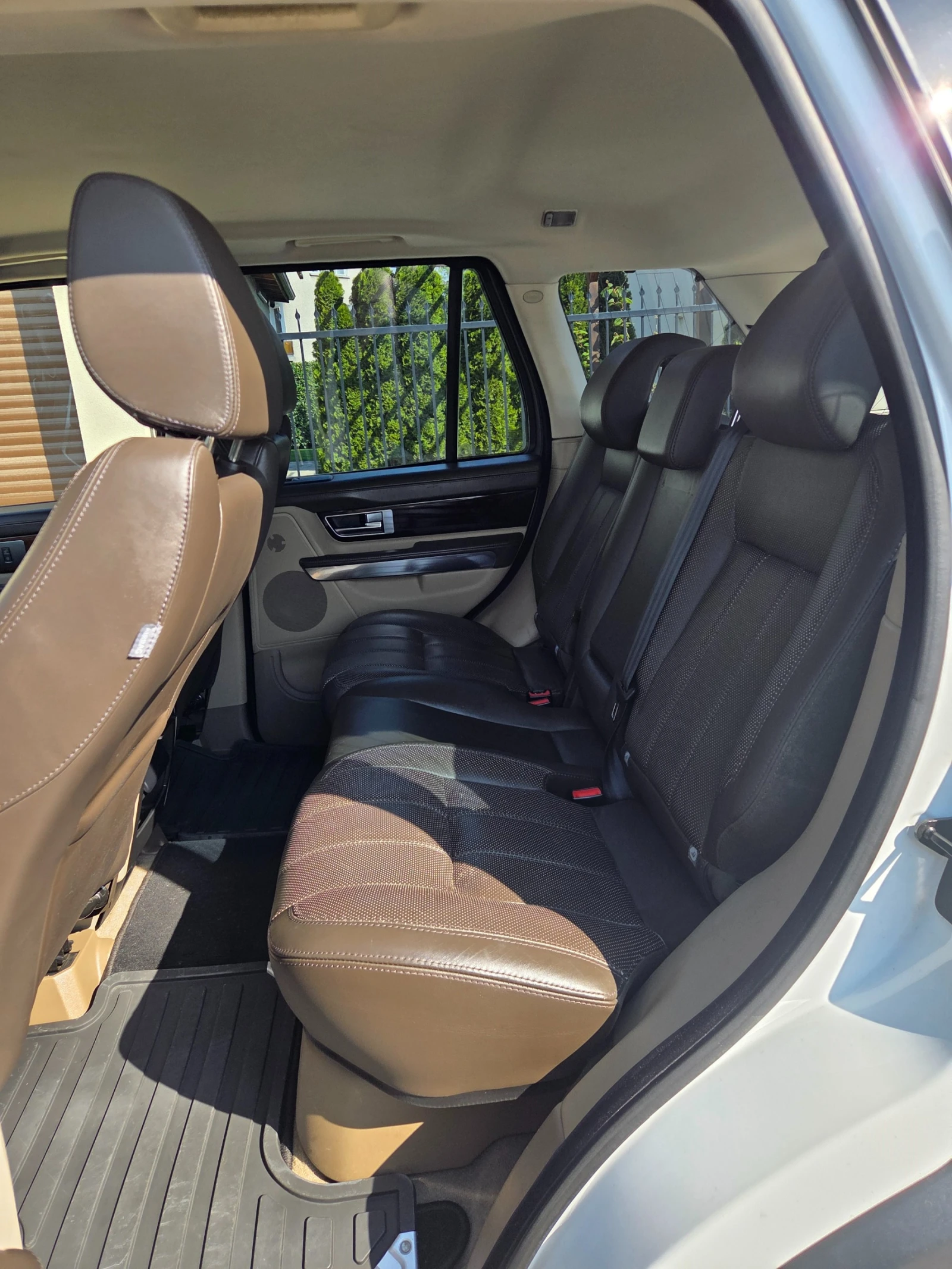 Land Rover Range Rover Sport 3.0TDV6 HSE УНИКАЛЕН, снимка 9 - Автомобили и джипове - 54352995