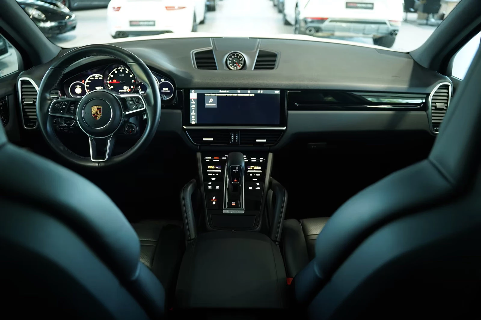 Porsche Cayenne CHRONO/340HP/PANO/360/MEMO/LED/CPLAY/355q, снимка 8 - Автомобили и джипове - 54712210