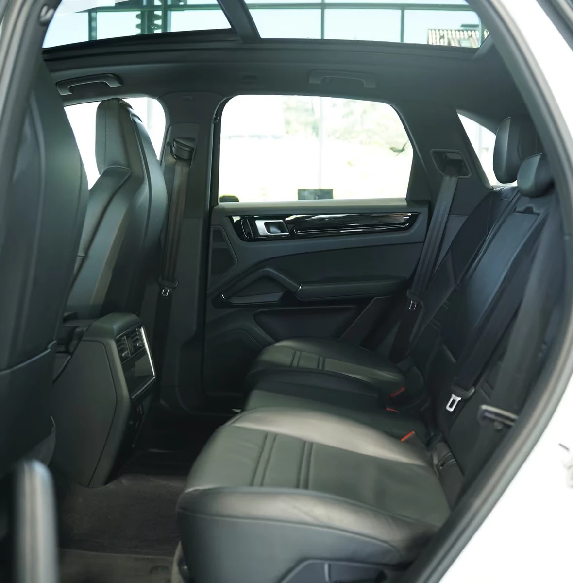 Porsche Cayenne CHRONO/340HP/PANO/360/MEMO/LED/CPLAY/355q, снимка 15 - Автомобили и джипове - 54712210