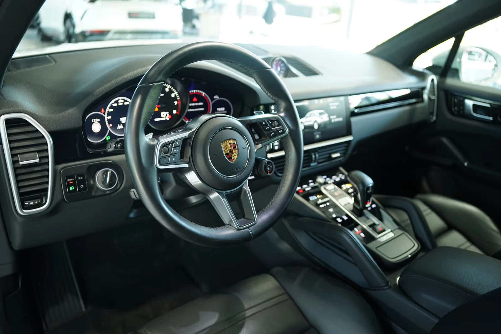 Porsche Cayenne CHRONO/340HP/PANO/360/MEMO/LED/CPLAY/355q, снимка 7 - Автомобили и джипове - 54712210