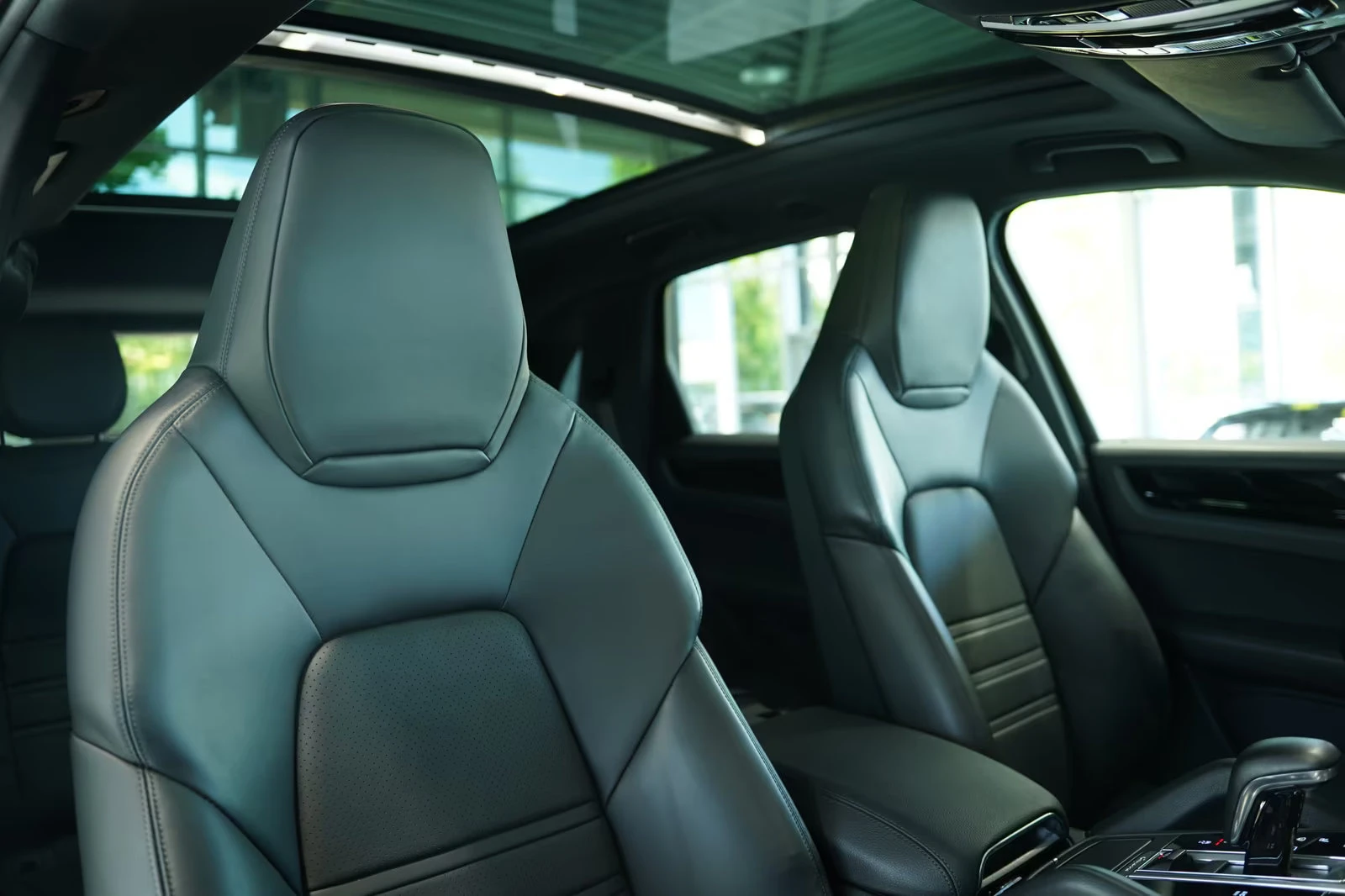 Porsche Cayenne CHRONO/340HP/PANO/360/MEMO/LED/CPLAY/355q, снимка 14 - Автомобили и джипове - 54712210