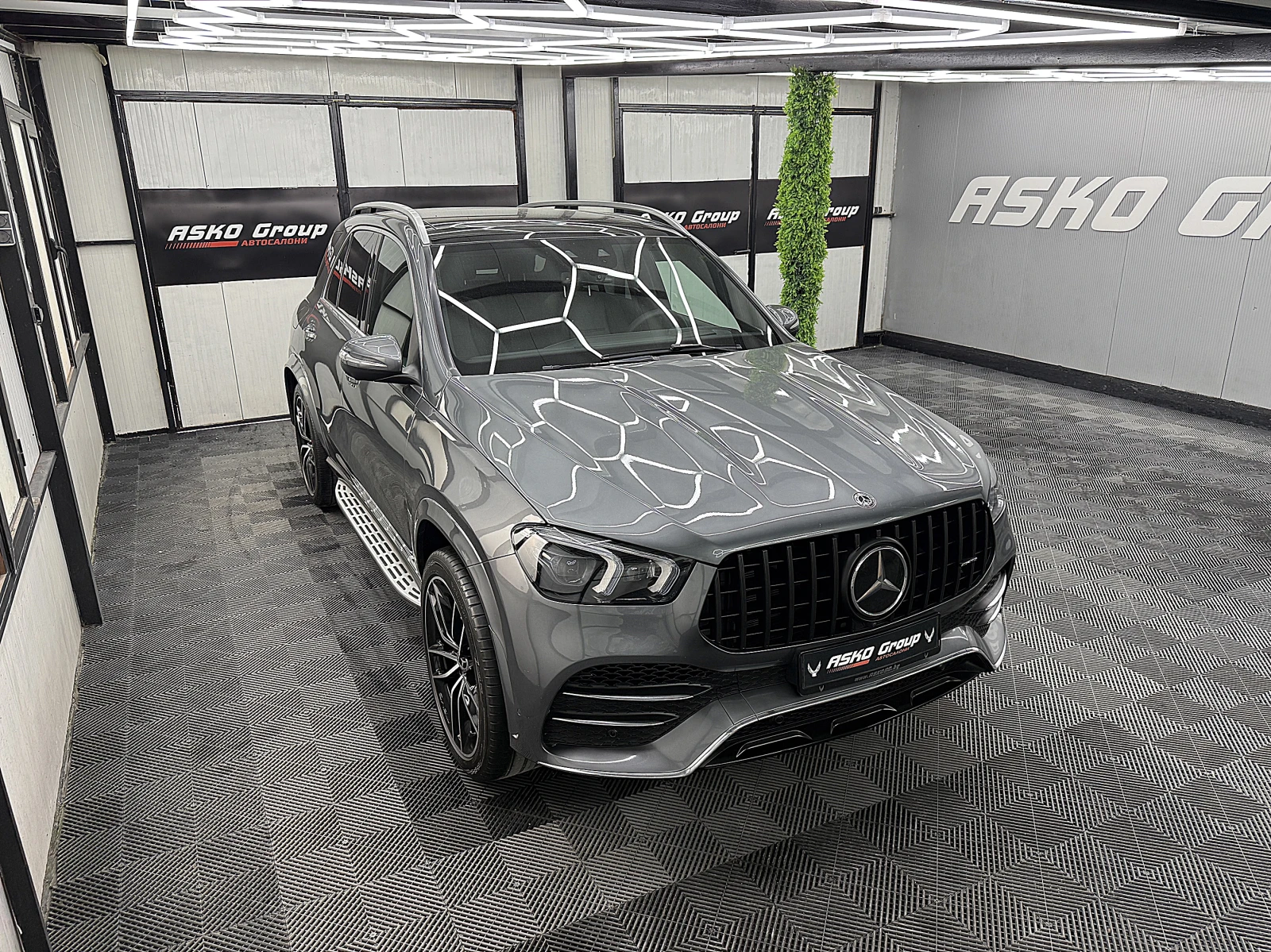 Mercedes-Benz GLE 400 AMG-line/PANORAMA/360-K/GERMANY СОБСТВЕН ЛИЗИНГ, снимка 7 - Автомобили и джипове - 54938152