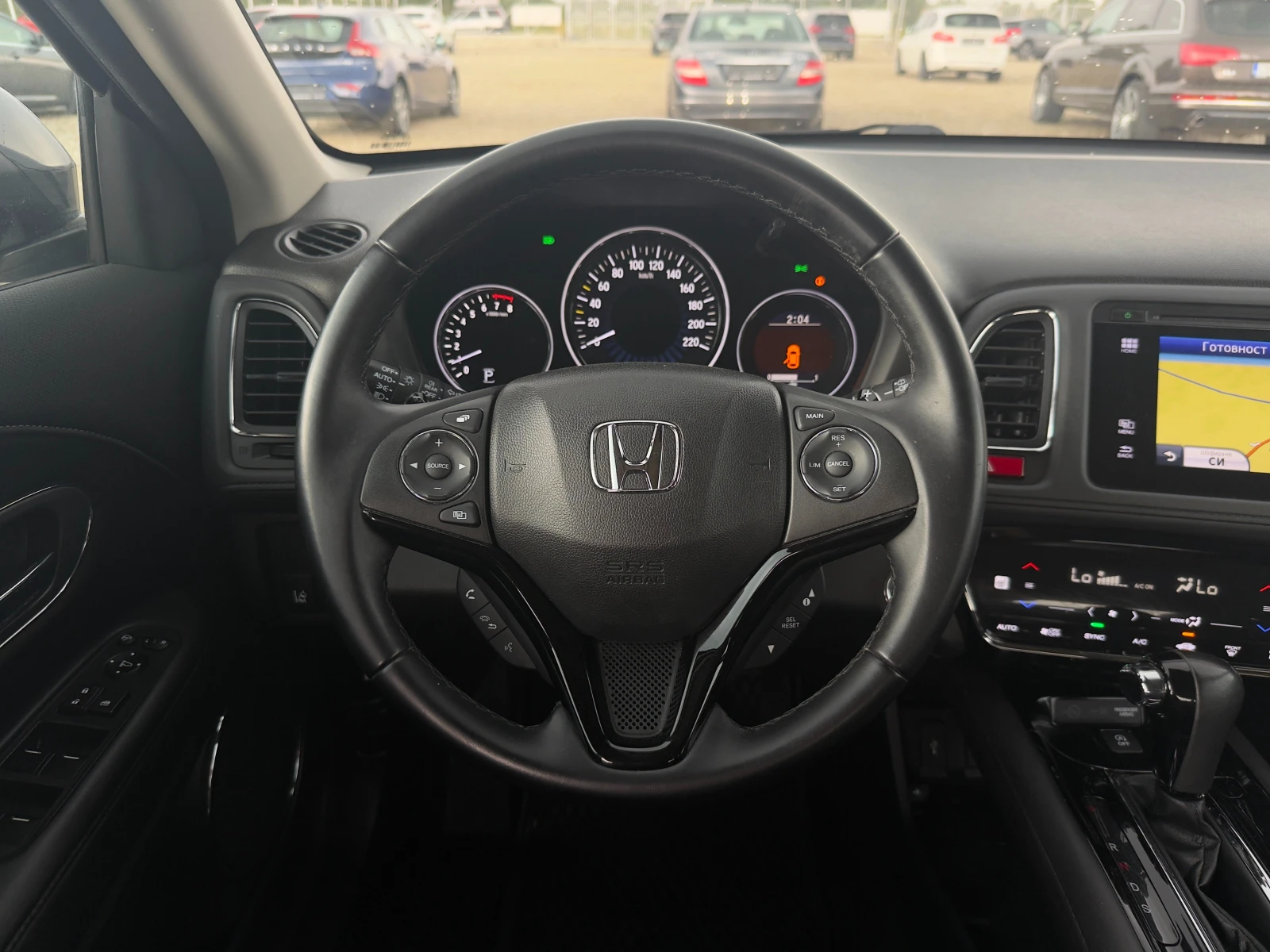 Honda Hr-v 1.5i-VTEC Панорама/Автомат/Навигация/Камера/Лизинг, снимка 12 - Автомобили и джипове - 55016643
