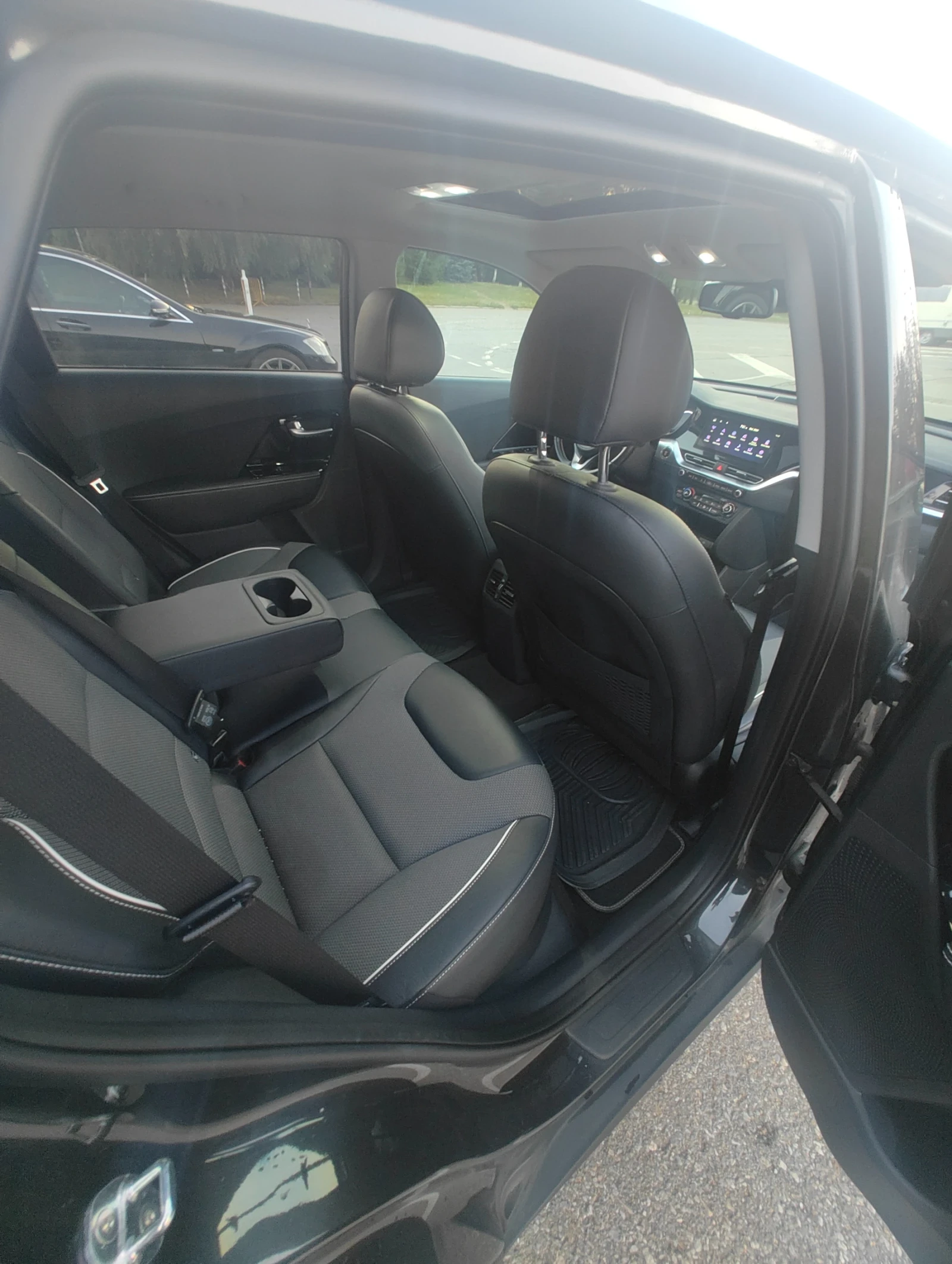 Kia Niro 65kWh/SOH100%/KIA CONNECT, снимка 12 - Автомобили и джипове - 55837436