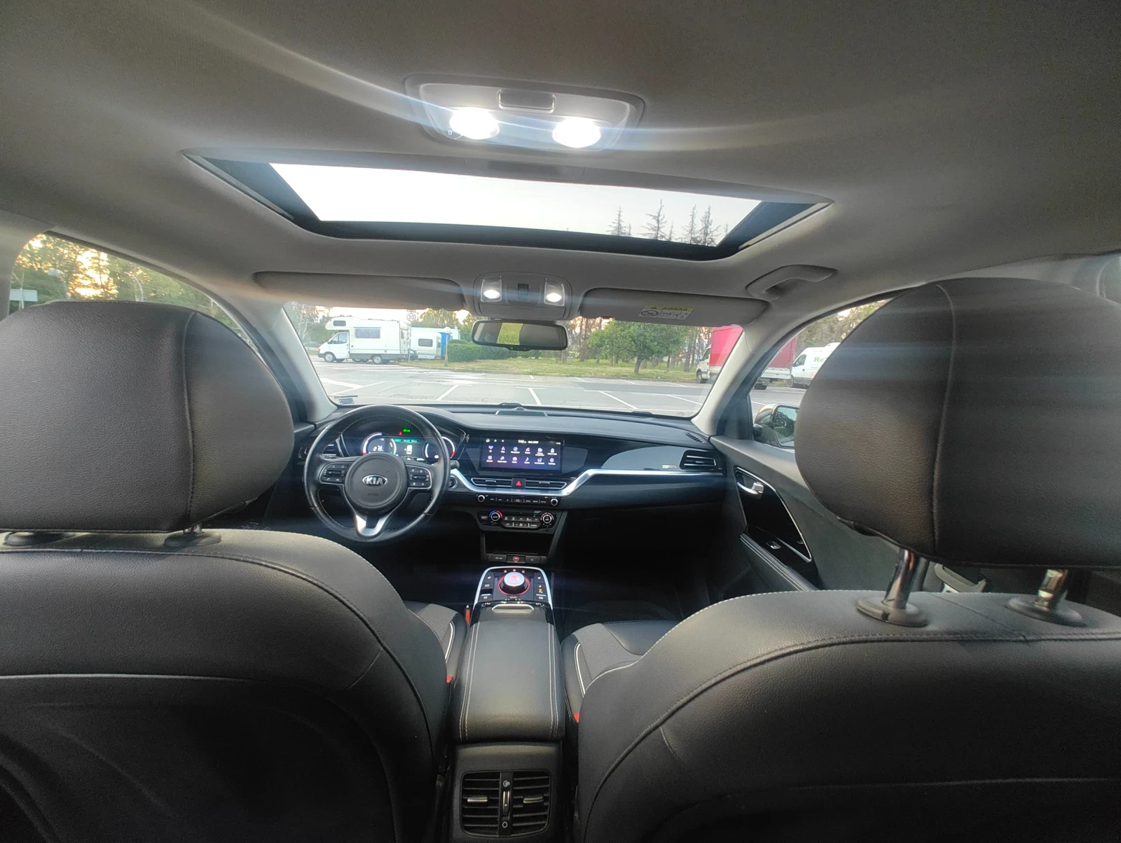 Kia Niro 65kWh/SOH100%/KIA CONNECT, снимка 9 - Автомобили и джипове - 55837436