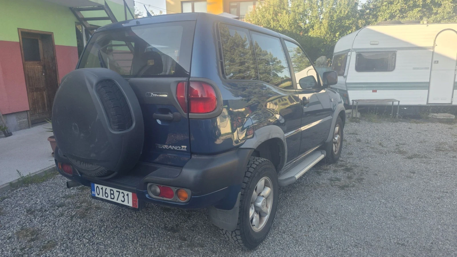 Nissan Terrano 2.7TDI, снимка 3 - Автомобили и джипове - 55730321