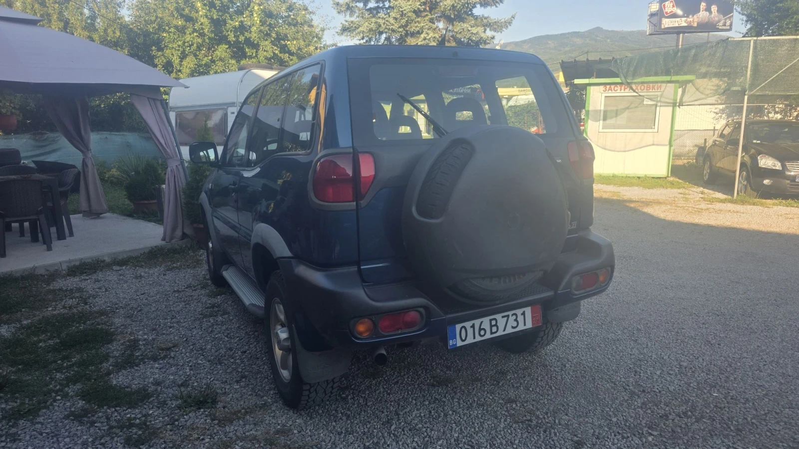Nissan Terrano 2.7TDI, снимка 2 - Автомобили и джипове - 55730321