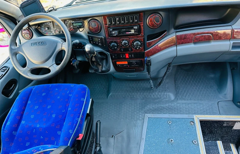 Iveco Daily Ferqui 24 места стъклопакет двоен климатик, снимка 16 - Бусове и автобуси - 51763787