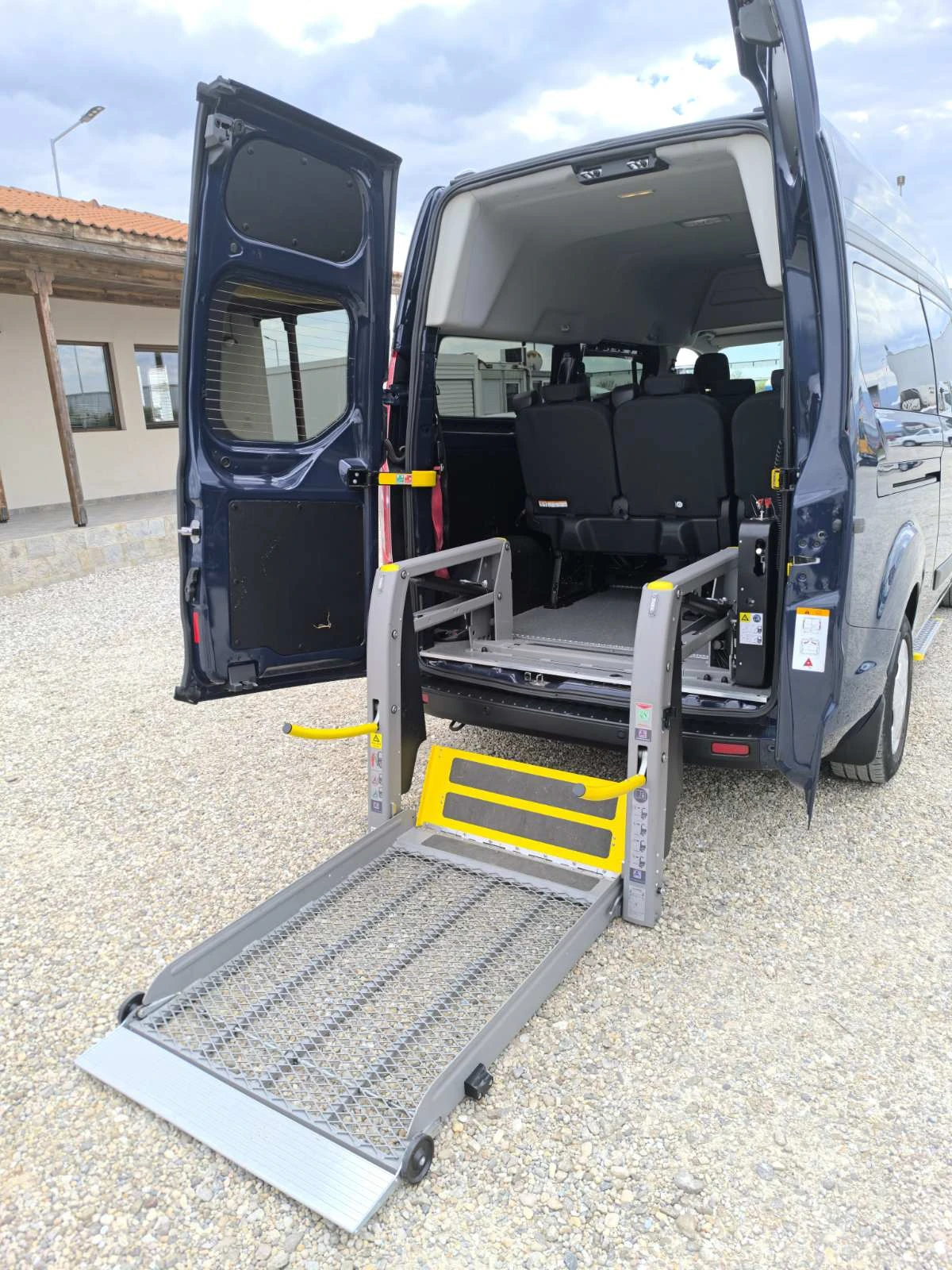 Ford Transit Custom 2.0D 8+ 1, снимка 11 - Бусове и автобуси - 54147412