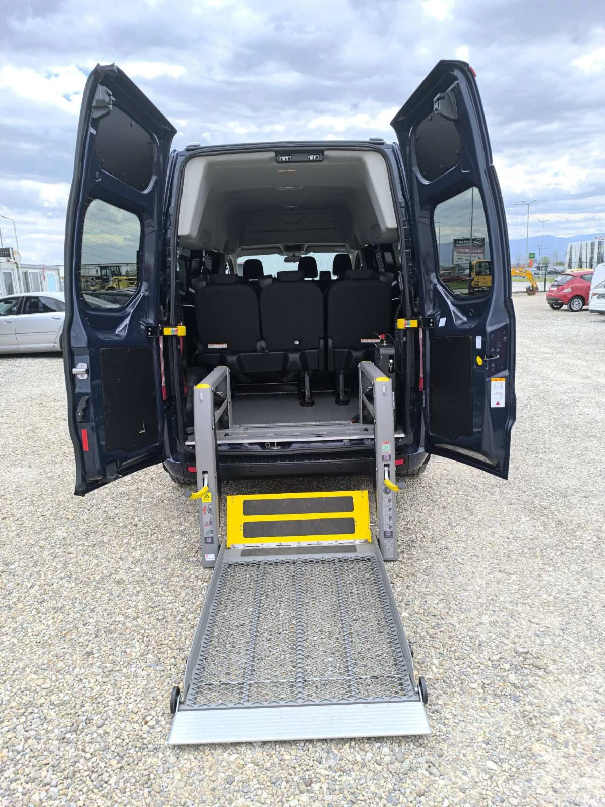 Ford Transit Custom 2.0D 8+ 1, снимка 10 - Бусове и автобуси - 54147412