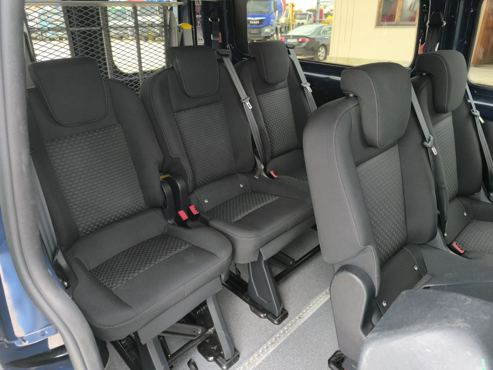 Ford Transit Custom 2.0D 8+ 1, снимка 13 - Бусове и автобуси - 54147412