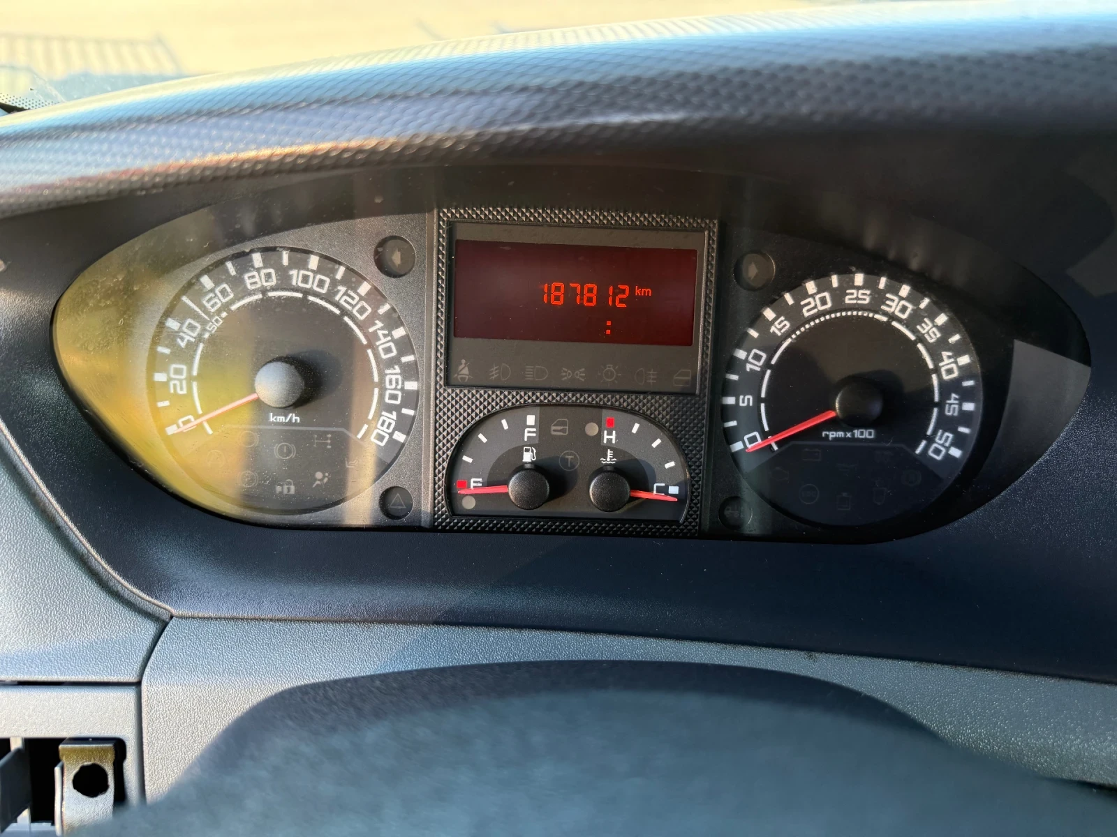Iveco Daily 3.0, снимка 16 - Бусове и автобуси - 55871806