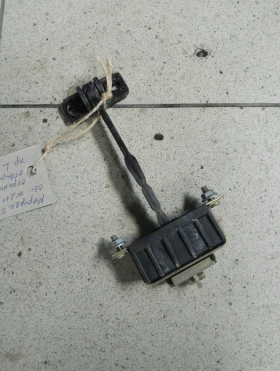 Панта врата ограничителна предна лява Мерцедес Е280 W211