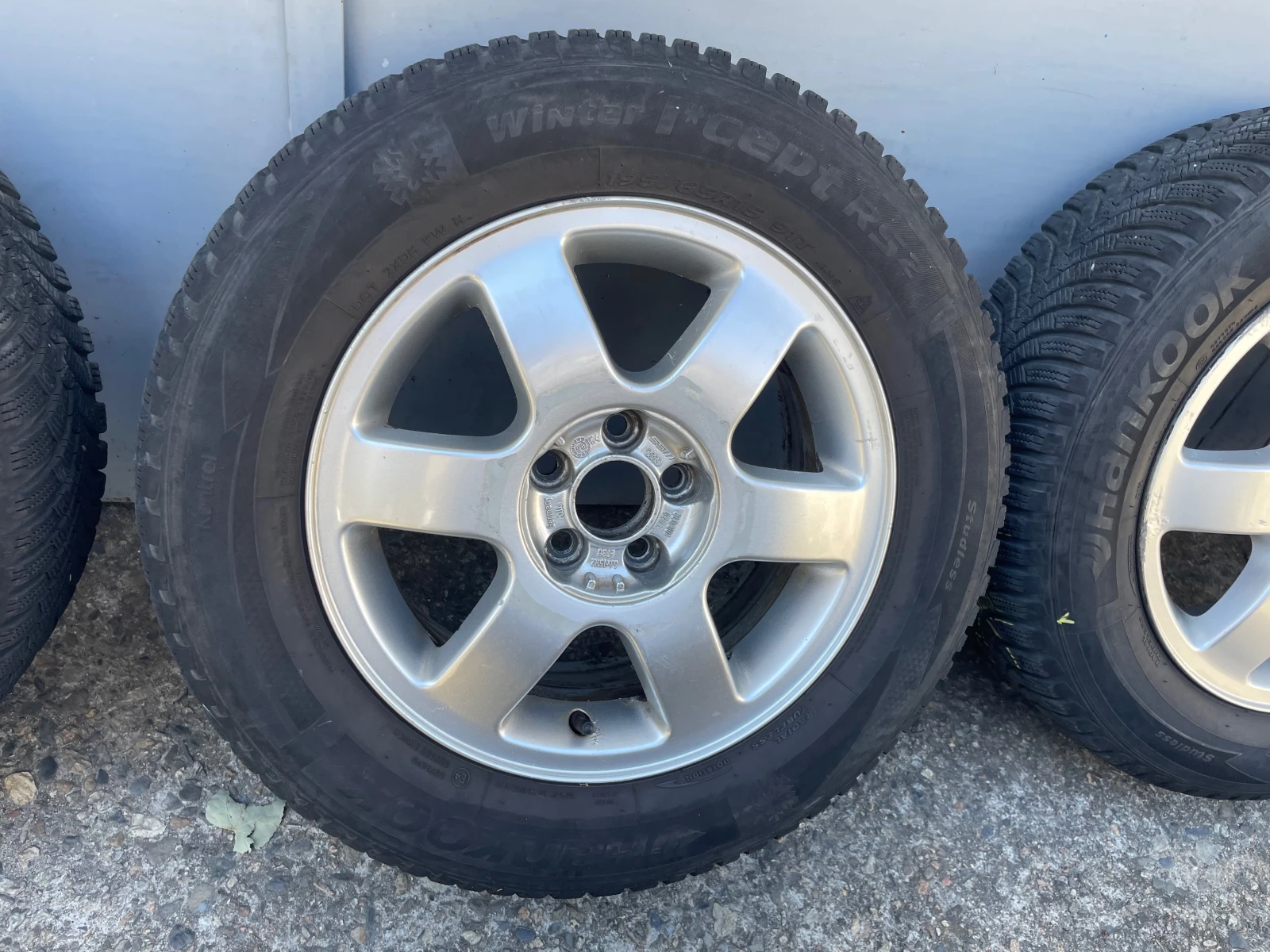 Гуми с джанти Hankook 195/65R15, снимка 3 - Гуми и джанти - 56201003