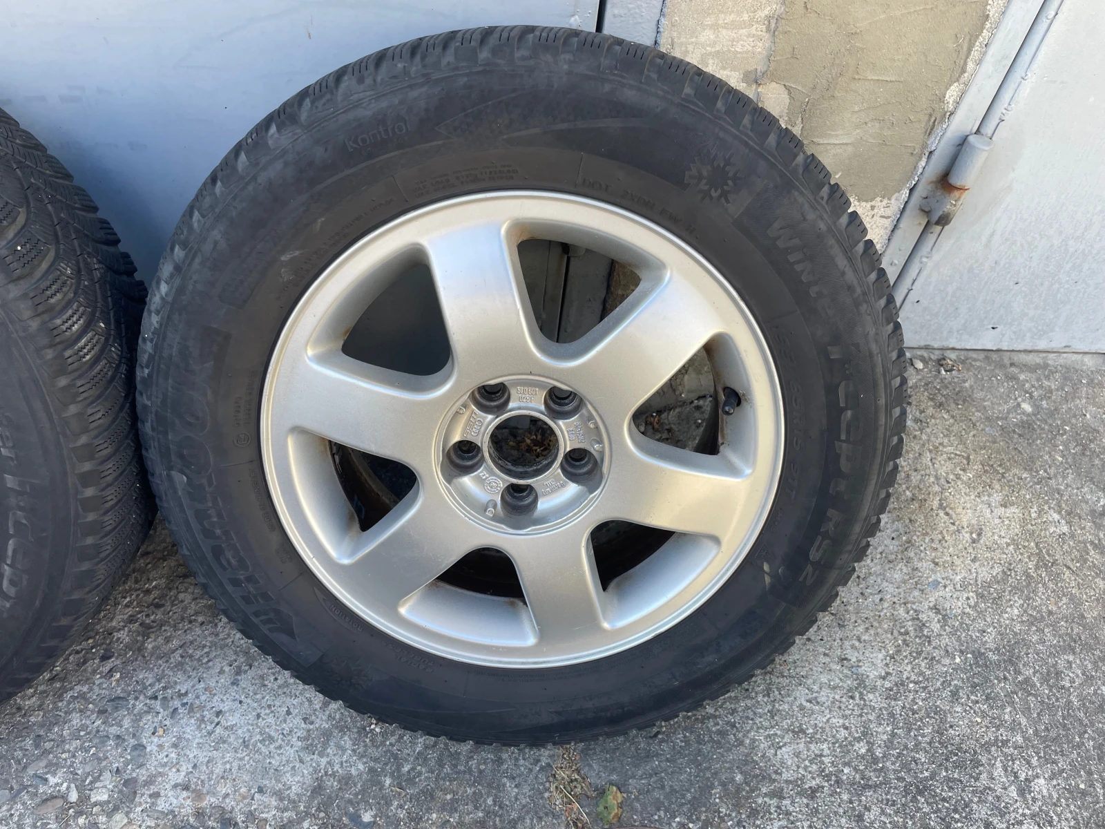 Гуми с джанти Hankook 195/65R15, снимка 4 - Гуми и джанти - 56201003