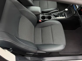 Toyota Corolla 1.6i* АВТОМАТИК 67200км.ПЪЛНА ИСТОРИЯ В ТОЙОТА, снимка 12