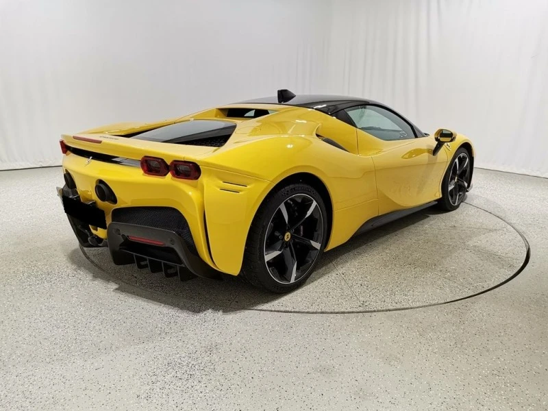 Ferrari SF 90 STRADALE/TWO-TONE/CERAMIC/CARBON/JBL/LIFT/ CAMERA/, снимка 8 - Автомобили и джипове - 44968513