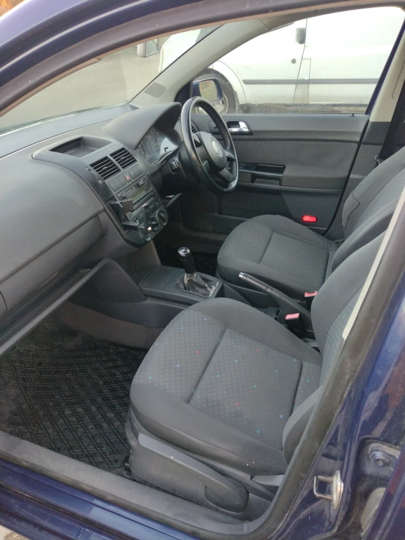 VW Polo, снимка 8 - Автомобили и джипове - 48104615