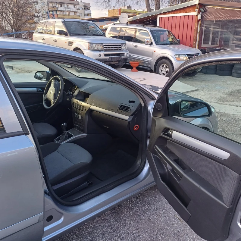 Opel Astra 1.4, снимка 11 - Автомобили и джипове - 48630431