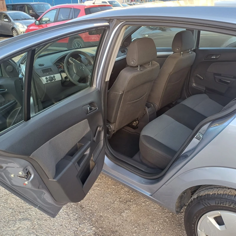 Opel Astra 1.4, снимка 8 - Автомобили и джипове - 48630431