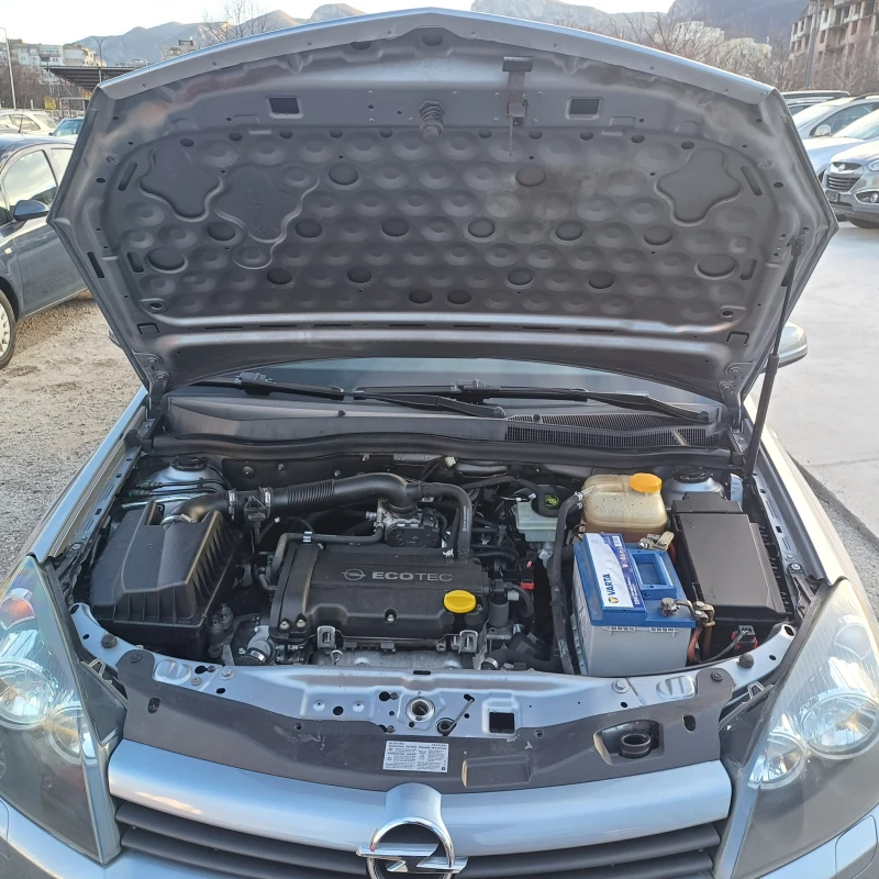 Opel Astra 1.4, снимка 13 - Автомобили и джипове - 48630431