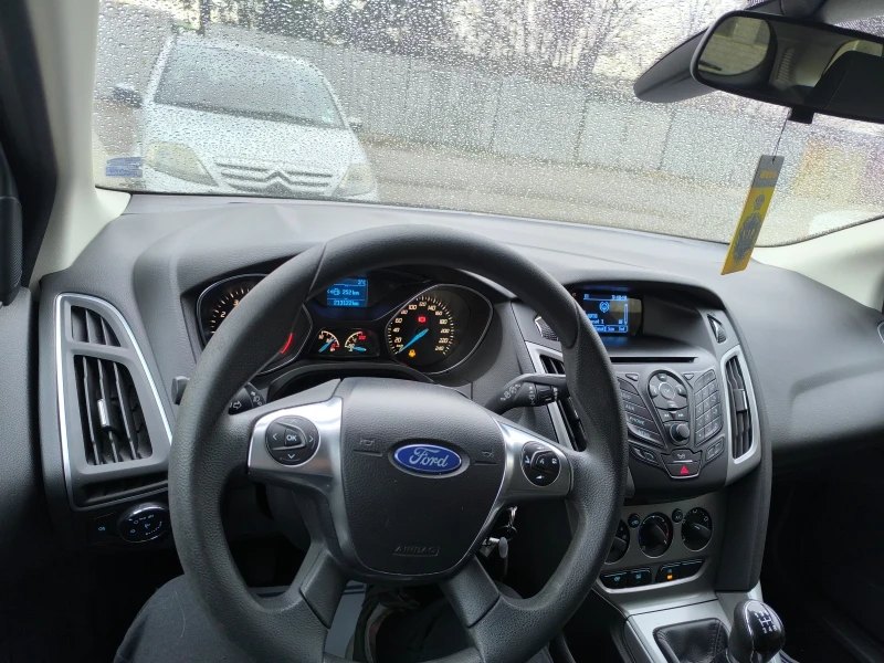 Ford Focus 1.0I ECO BOOST, снимка 5 - Автомобили и джипове - 48679612