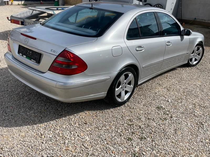 Mercedes-Benz E 270 AVANTGARDE/, снимка 3 - Автомобили и джипове - 49463426