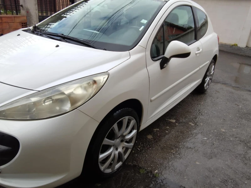 Peugeot 207 1.6 HDI, снимка 10 - Автомобили и джипове - 49533860