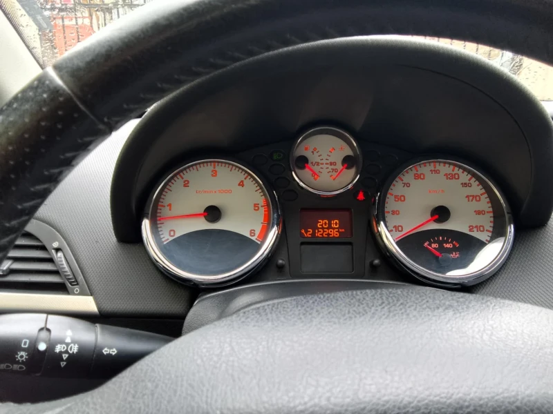 Peugeot 207 1.6 HDI, снимка 8 - Автомобили и джипове - 49533860