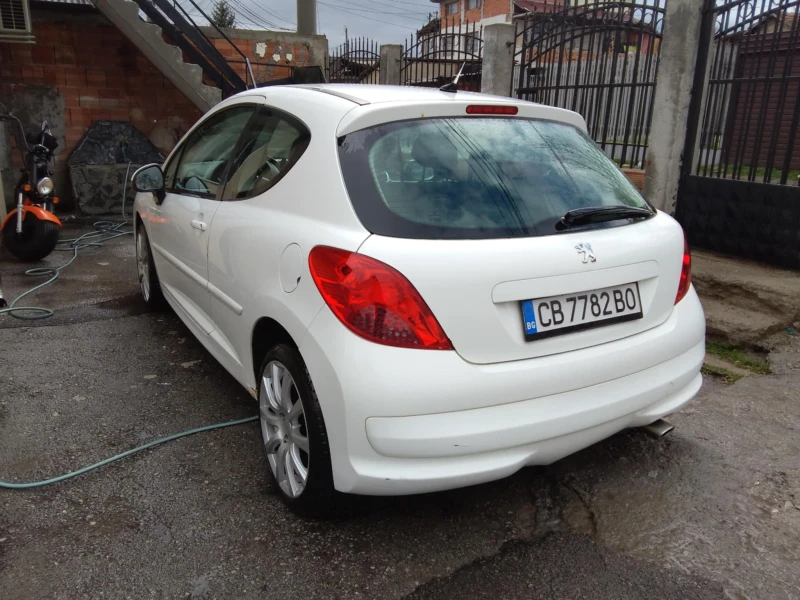 Peugeot 207 1.6 HDI, снимка 3 - Автомобили и джипове - 49533860