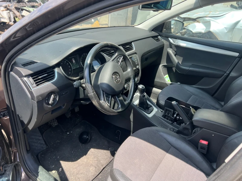 Skoda Octavia 2.0TDI , снимка 6 - Автомобили и джипове - 51139785