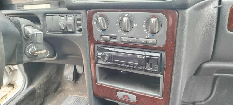 Volvo V70, снимка 5 - Автомобили и джипове - 52318185