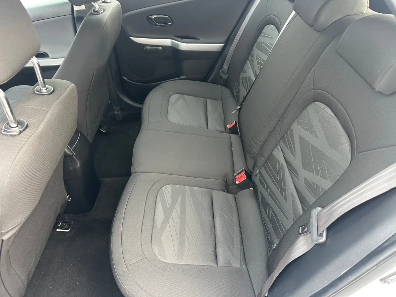 Kia Ceed 1.6 CRDI, снимка 14 - Автомобили и джипове - 52768495