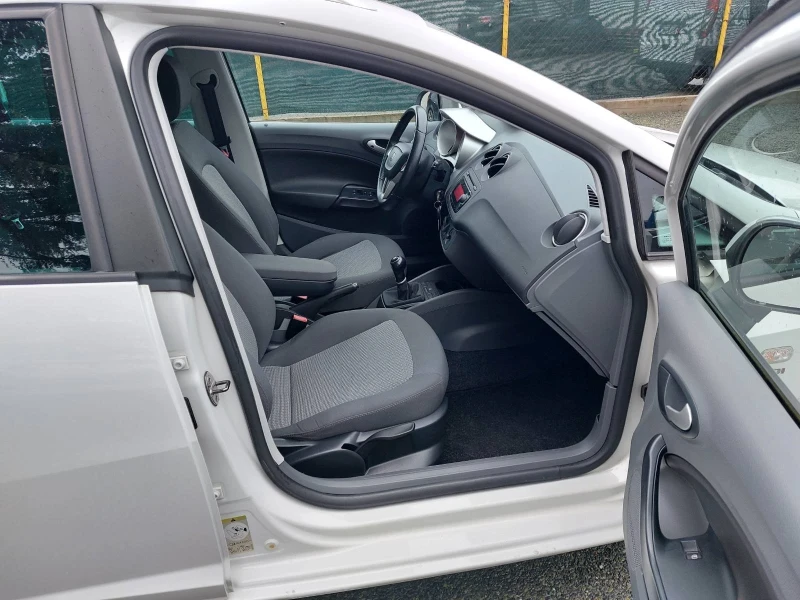 Seat Ibiza 1.6tdi, снимка 4 - Автомобили и джипове - 53573841