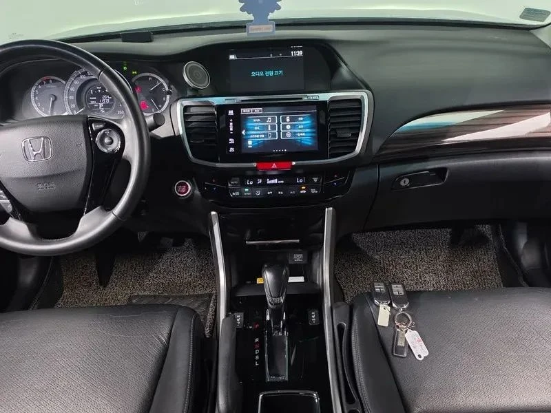 Honda Accord, снимка 6 - Автомобили и джипове - 56707633