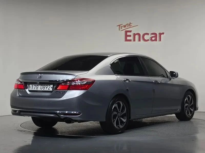 Honda Accord, снимка 2 - Автомобили и джипове - 56707633