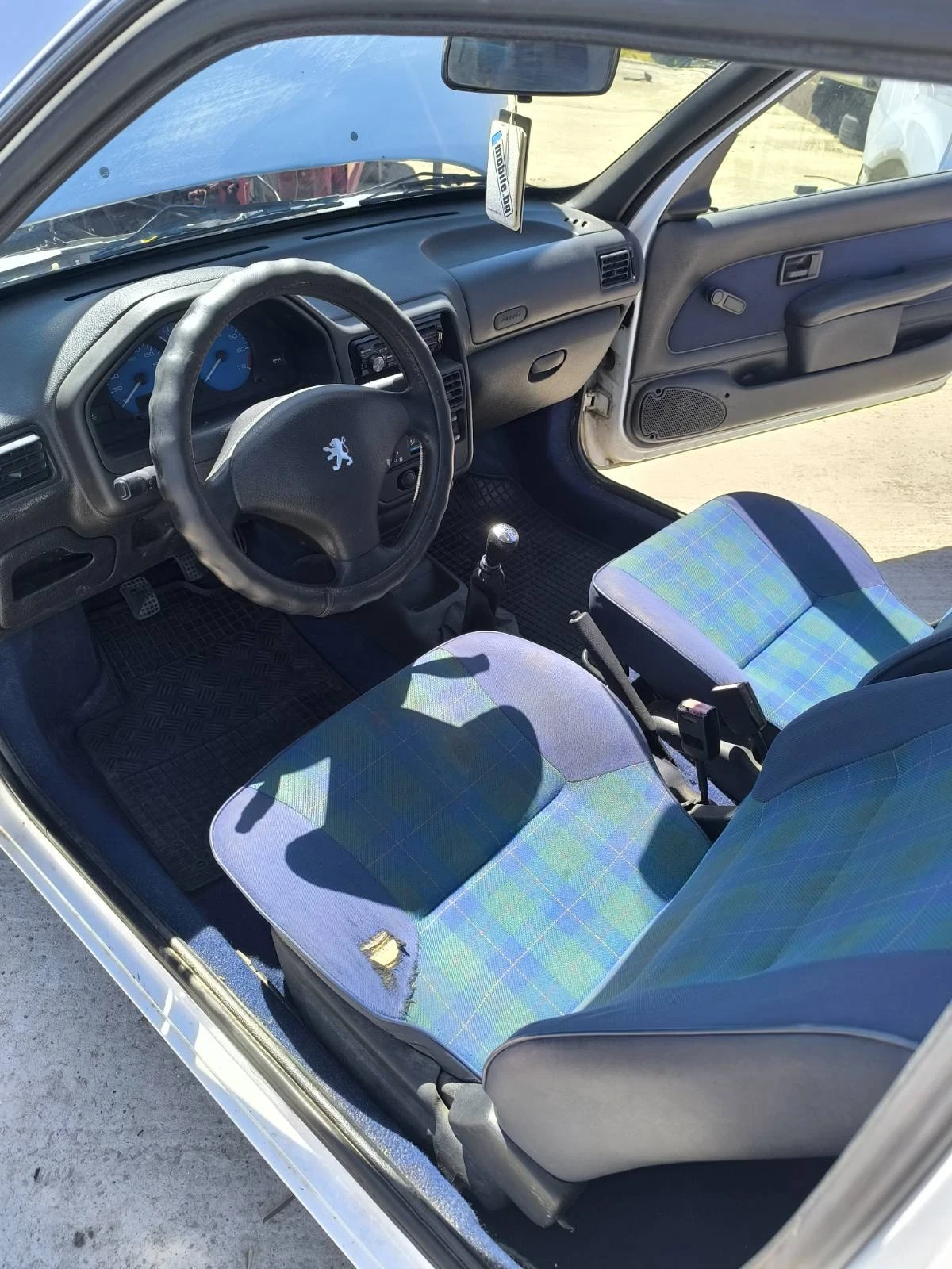 Peugeot 106 1.0i - изображение 5