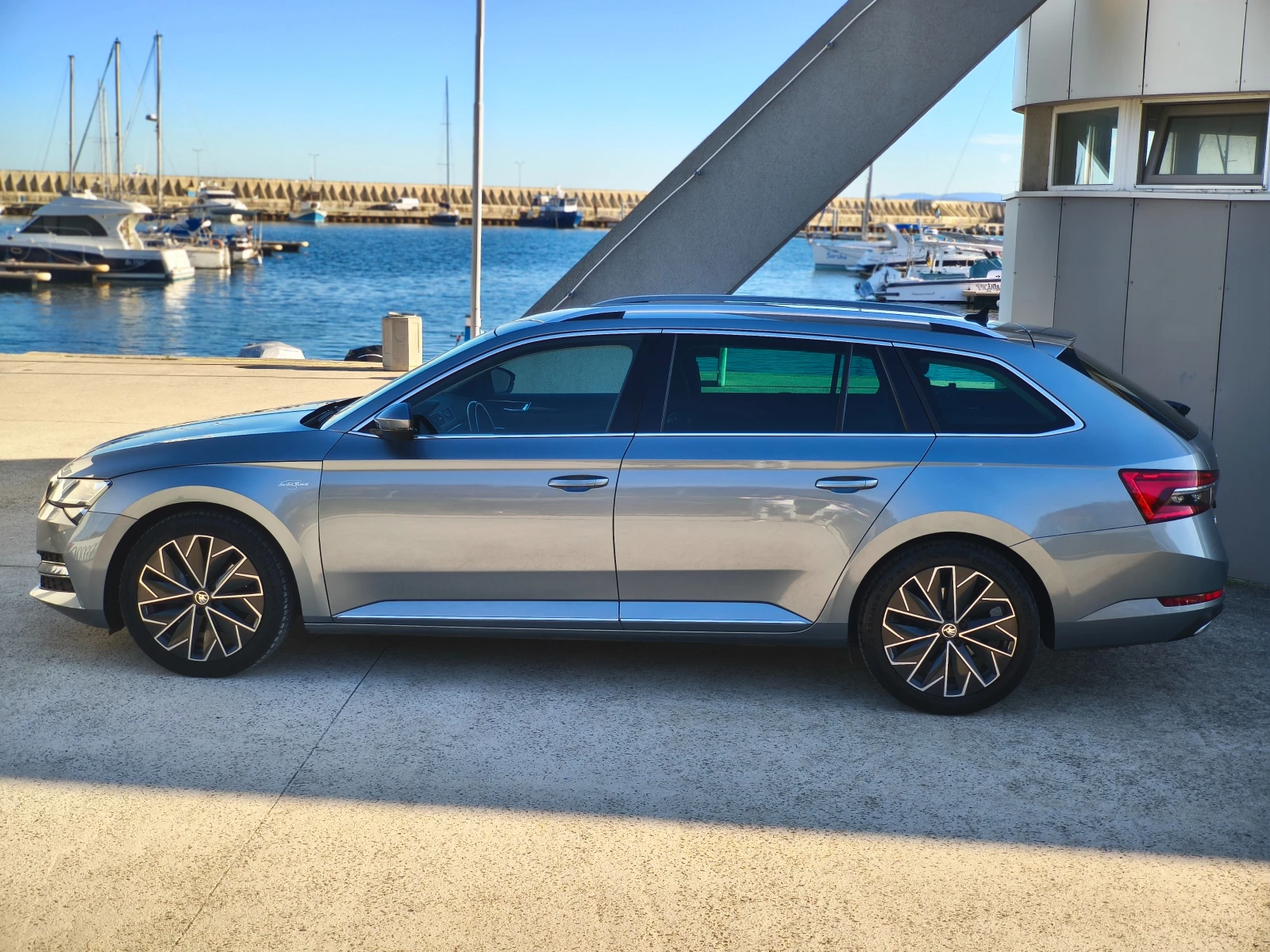 Skoda Superb 2.0TDI/L&K/DCC/Matrix/Keyless/Digital/Canton/Печка - изображение 5