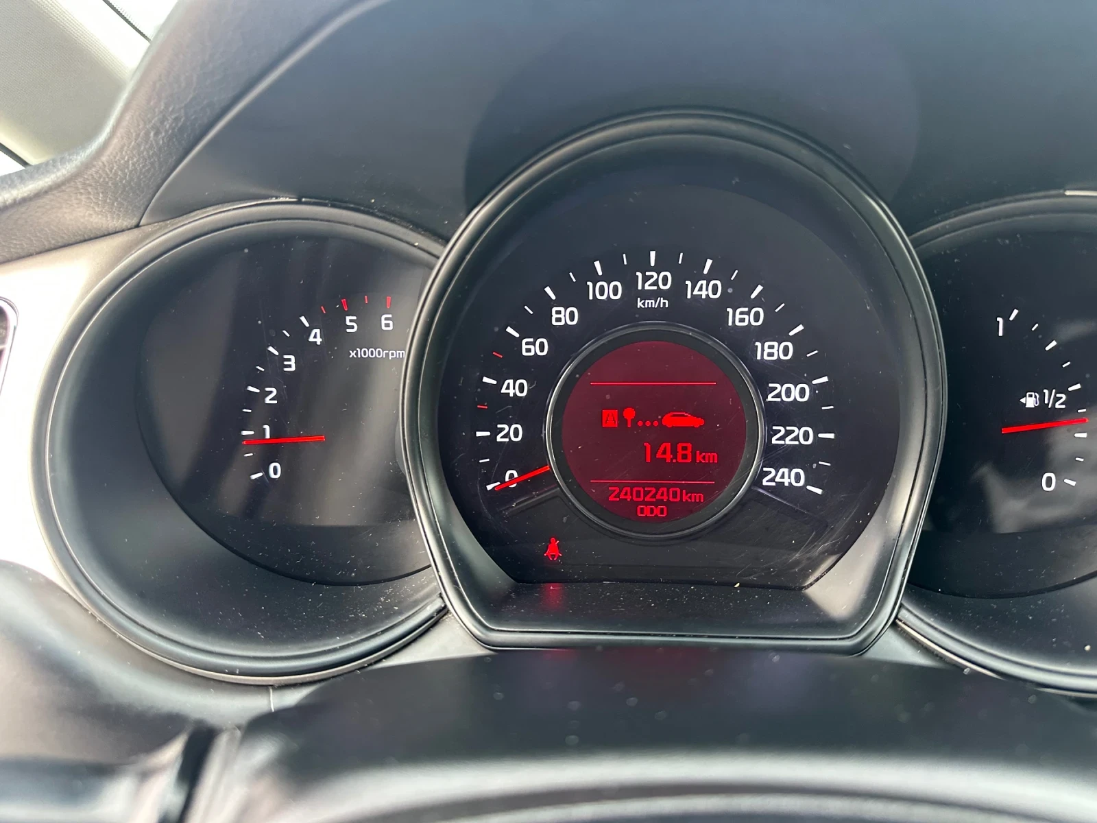 Kia Ceed 1.6 CRDI | Mobile.bg   13