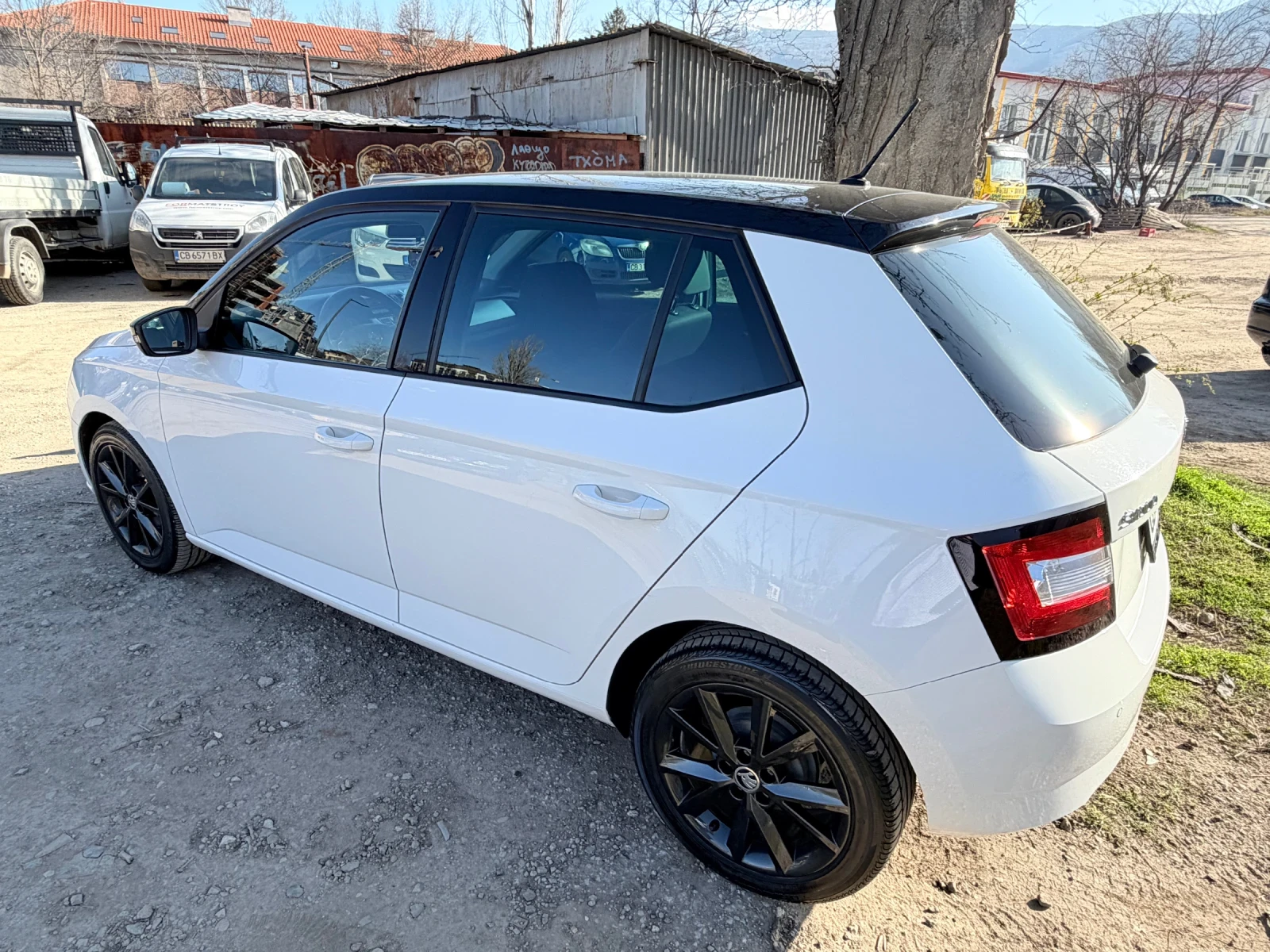 Skoda Fabia Black&White, снимка 5 - Автомобили и джипове - 53799441